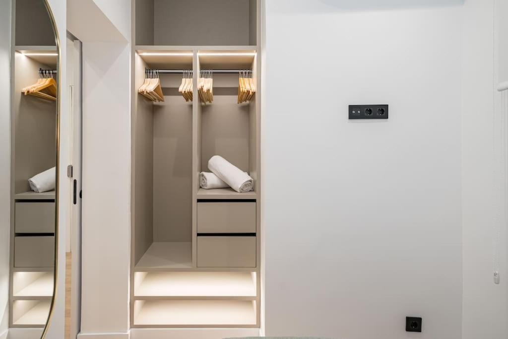 Lalatina I Calle Costanilla San Pedro 1Br 1Bh Madrid Exteriör bild